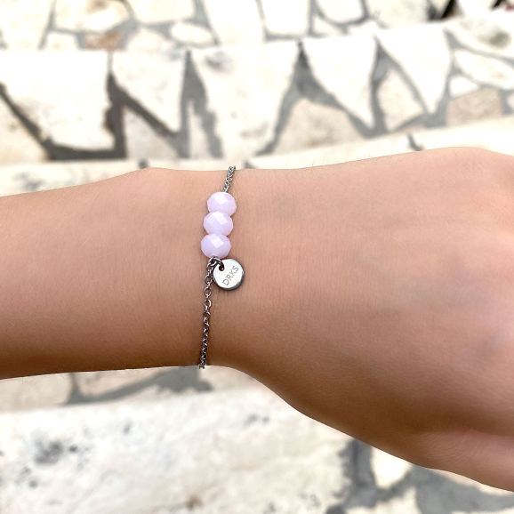 Charming armband roze in om pols
