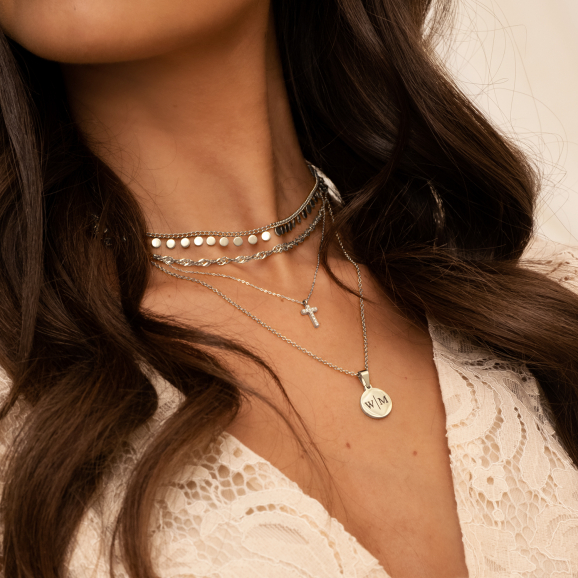 Zilveren necklaceparty met initial kettingen