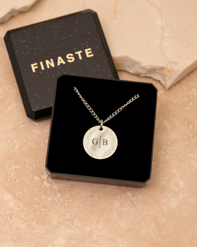 ketting 2 initialen zilver Finaste doosje