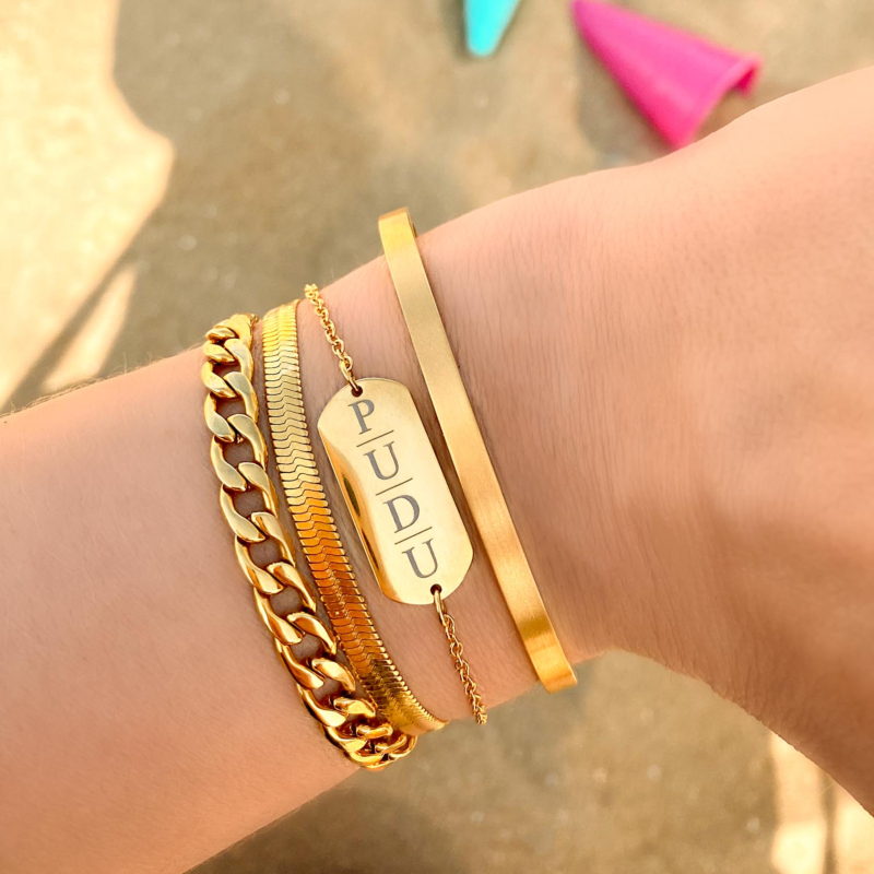 Trendy armband met letters voor een mooie look