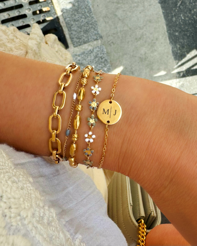 Gouden armbanden mix zomers