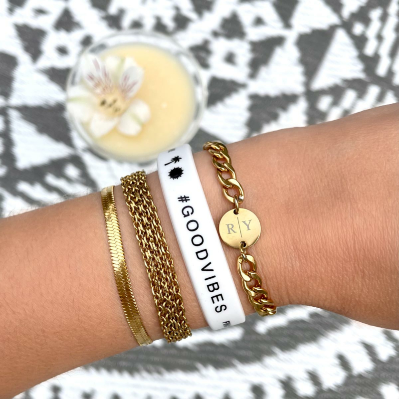 Mooie gouden mix van armbandjes