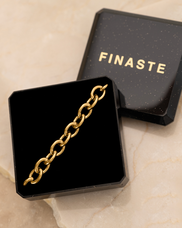 Gouden chunky chain ketting in sieradendoosje