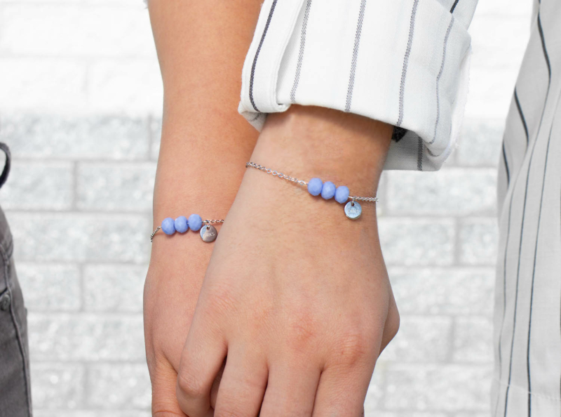 Armband met blauwe steentjes