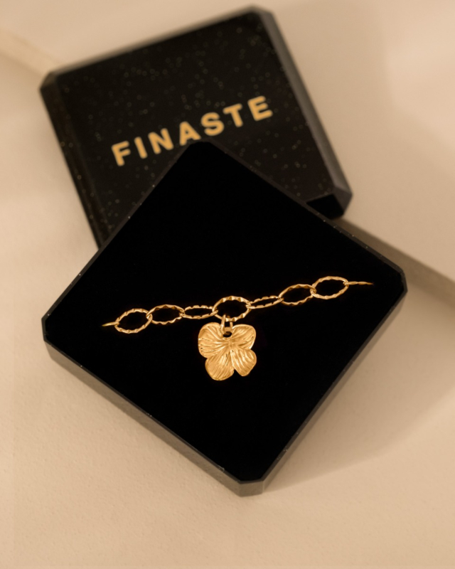 Gouden chain armband met bloemetje