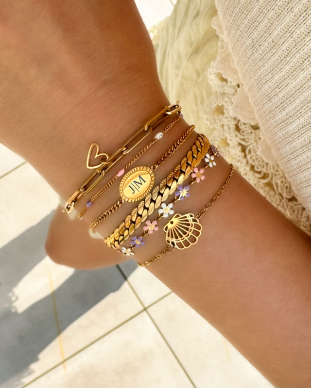 Gouden armbanden mix