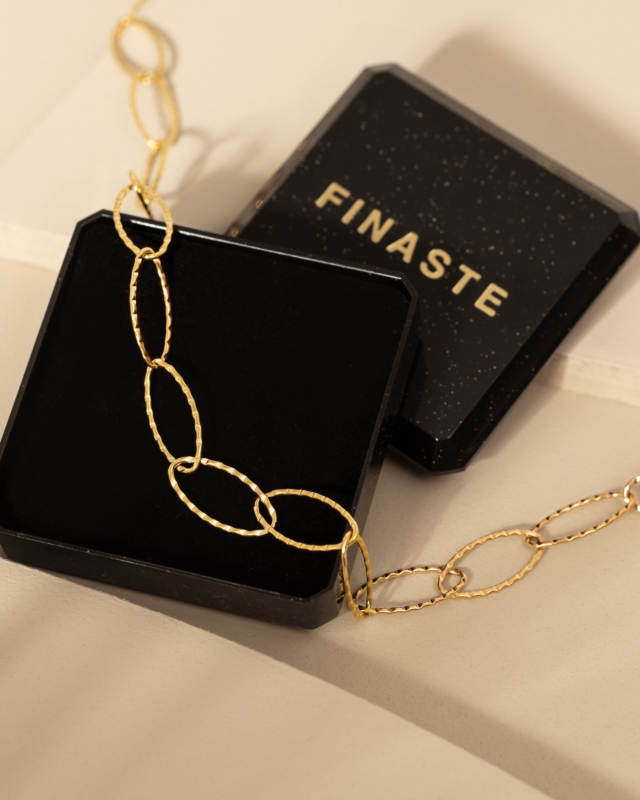 gouden ovale chain ketting met sieradendoosje