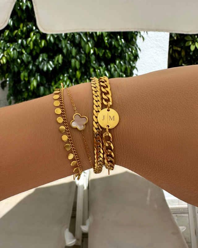 Goudkleurige armparty