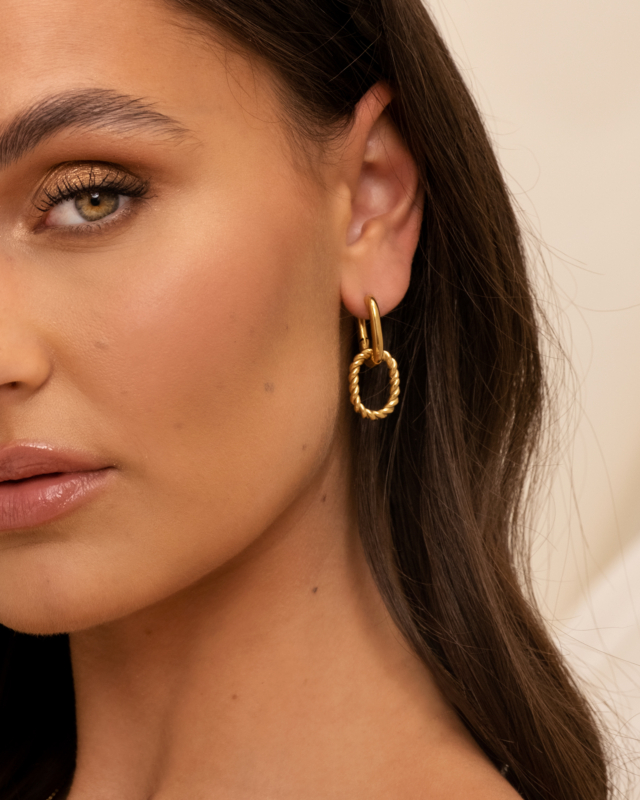 Double hoops twisted goldplated