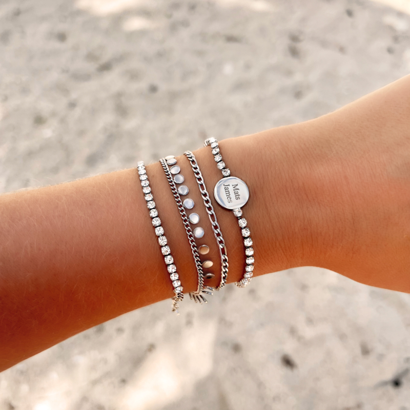 Zilveren armparty met minimalistische armbanden