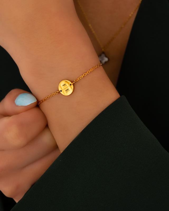 Gouden armband met initialen