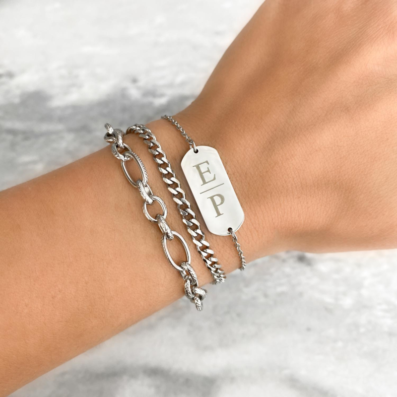 Zilverkleurige armband met bar om te kopen