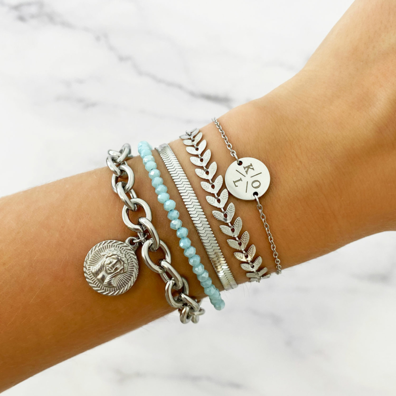 zilveren armparty met initialen