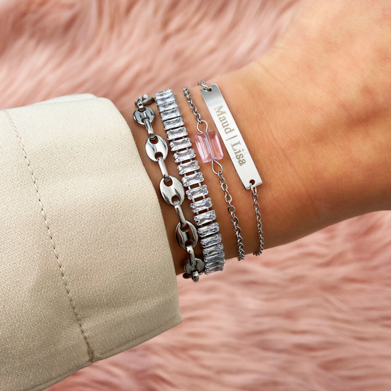 Armparty met zilveren armbanden