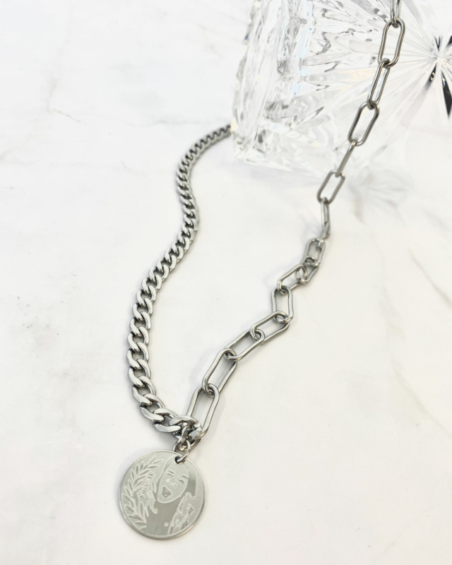 Schakelketting met verschillende chains en coin