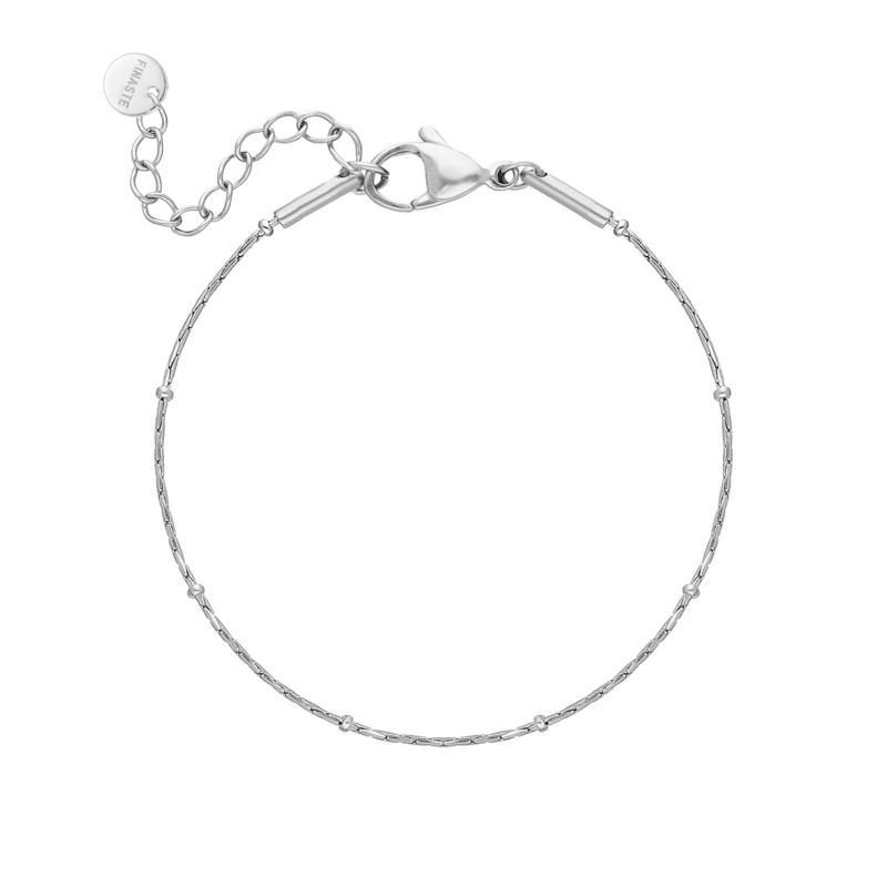 Tiny chain armband