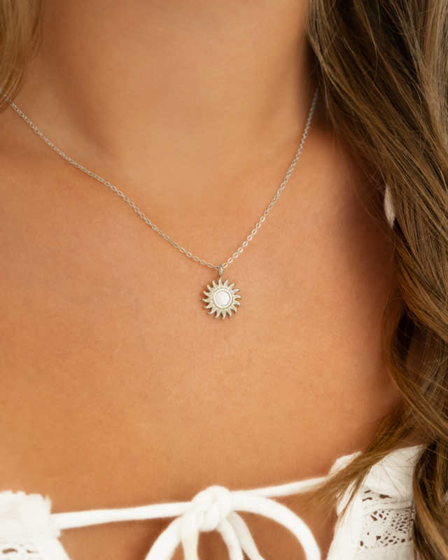 Zilveren zon ketting met sea shell