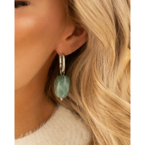 Chunky oorringen met turquoise steen