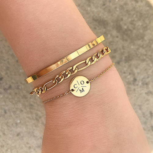 Armband Met Drie Letters Goud Kleurig