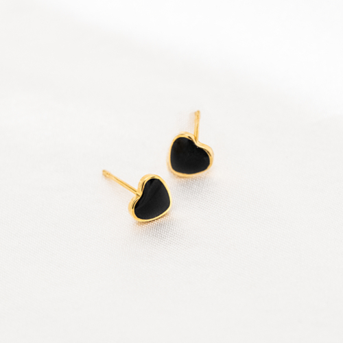 Black heart studs goldplated