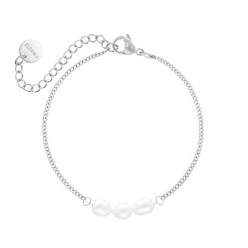 Triple pearl bracelet