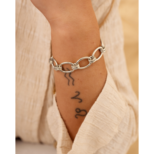 Big statement bracelet round chains