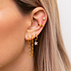 gouden oorbellen look met ear cuffs