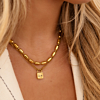 Gouden necklaceparty met chains