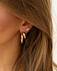 Earparty met gouden hoops