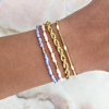 Trendy armband om de pols voor een complete look