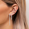 zilveren ear cuff look in oor