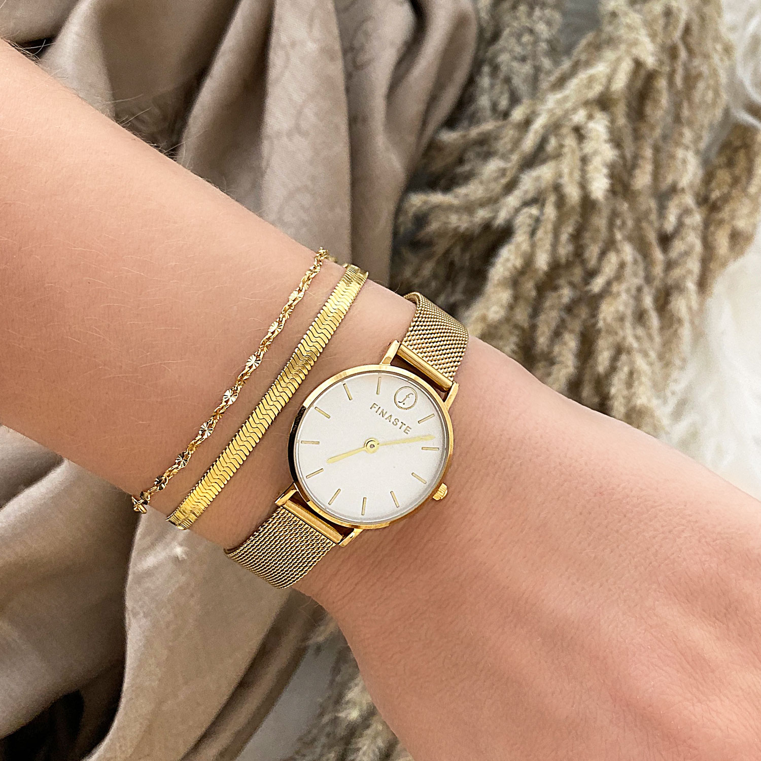 Armband met horloge combineren sale